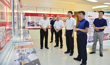 福建省人大常委會(huì )黨組書(shū)記、副主任張廣敏蒞臨虹潤公司調研指導